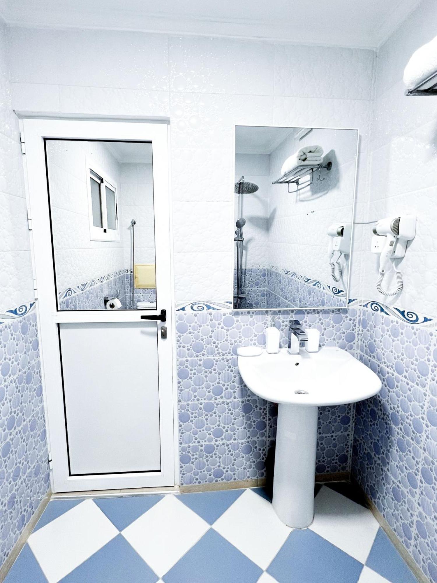 Mira Appartement -Lovely, Tidy & Close To Beaches And City Center Al Hoceima Luaran gambar